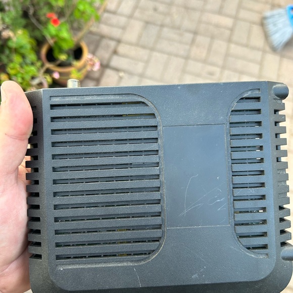 Cisco DPC3825 DOCSIS 3.0 Gateway Modem Router - Cox Communications - Picture 4 of 8